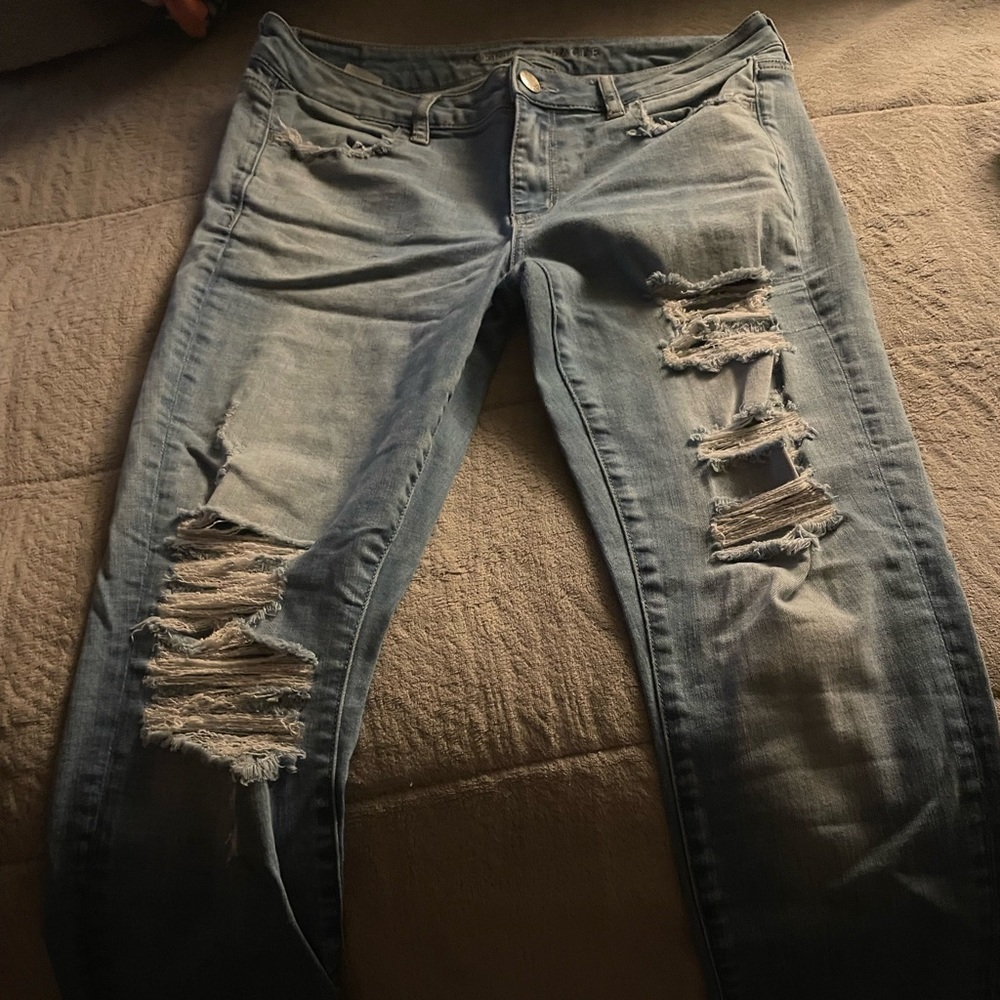 American eagle distressed skinny jeans